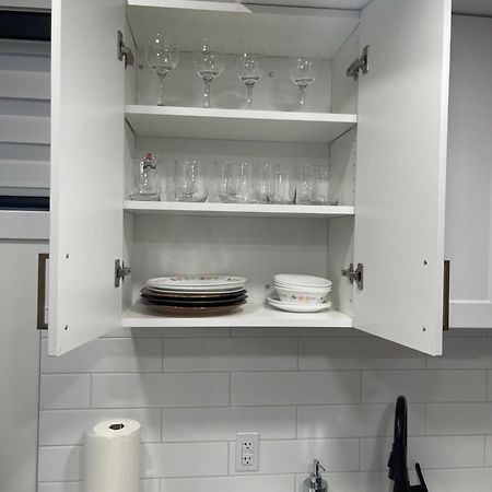 Stylish 2 Bedroom Suite In Sw Edmonton Close To Windermere And Edmonton International Airport Ngoại thất bức ảnh