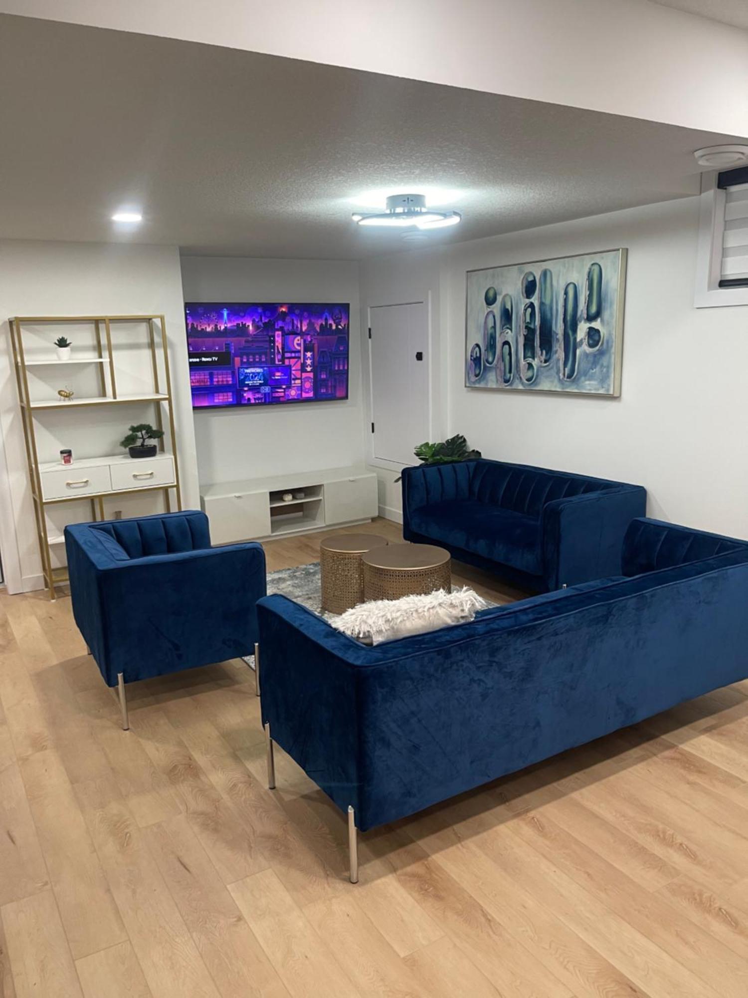 Stylish 2 Bedroom Suite In Sw Edmonton Close To Windermere And Edmonton International Airport Ngoại thất bức ảnh