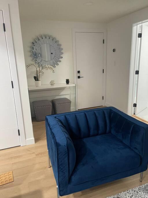 Stylish 2 Bedroom Suite In Sw Edmonton Close To Windermere And Edmonton International Airport Ngoại thất bức ảnh